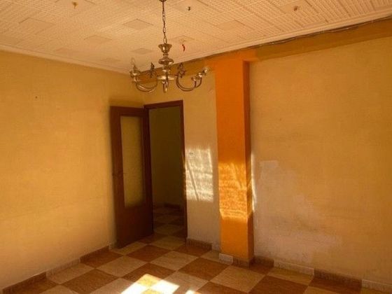 Foto 2 de Piso en venta en Yecla de 3 habitaciones con balcón