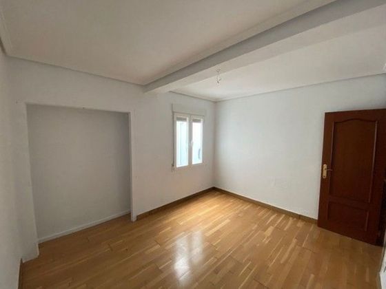Foto 2 de Pis en venda a Miranda de Ebro de 3 habitacions amb calefacció