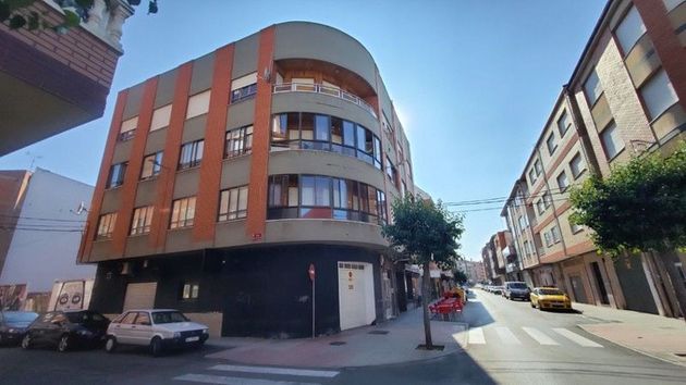 Foto 1 de Pis en venda a Bañeza (La) de 3 habitacions amb terrassa i calefacció