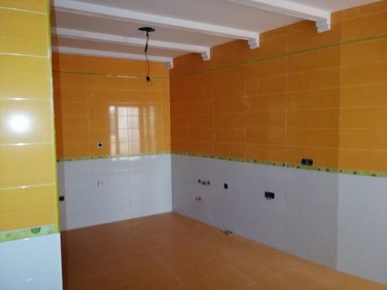 Foto 2 de Venta de piso en Consuegra de 3 habitaciones y 177 m²