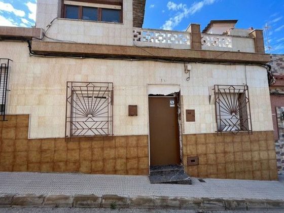 Foto 2 de Casa en venda a Orihuela ciudad de 4 habitacions amb terrassa