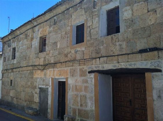 Foto 1 de Casa en venda a Castroverde de Cerrato de 2 habitacions amb garatge