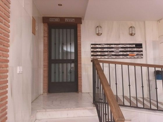 Foto 2 de Piso en venta en Ogíjares de 2 habitaciones con terraza y ascensor