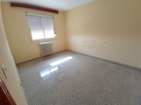 Foto 2 de Venta de piso en Villarrobledo de 3 habitaciones con terraza