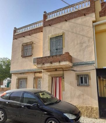 Foto 2 de Casa en venta en Polígono Cartuja – La Paz de 3 habitaciones y 106 m²