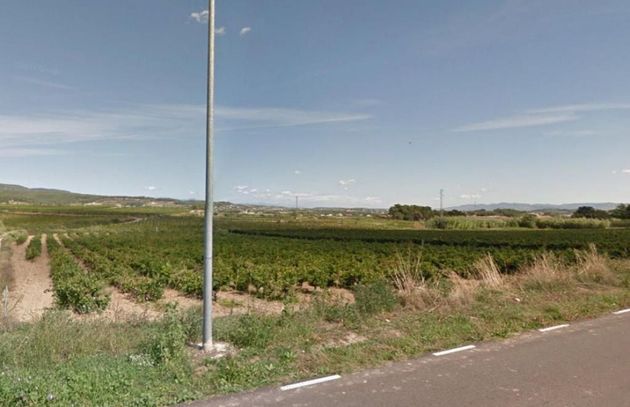 Foto 2 de Venta de terreno en Torrelles de Foix de 2350 m²