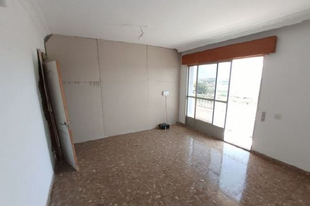 Foto 2 de Pis en venda a Huércal de Almería de 4 habitacions amb terrassa