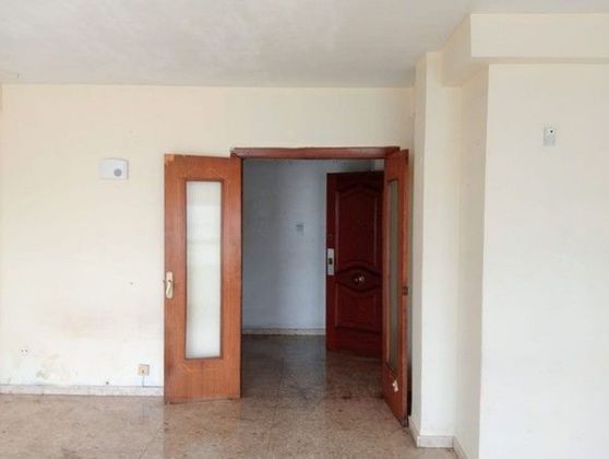 Foto 2 de Piso en venta en Casco Antiguo de 3 habitaciones con terraza y ascensor