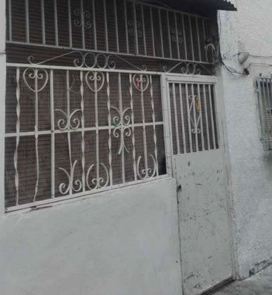 Foto 2 de Casa en venta en Polígono Cartuja – La Paz de 2 habitaciones con terraza