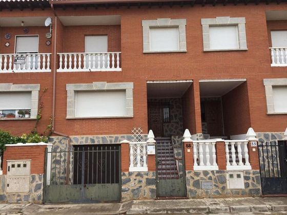 Foto 1 de Venta de casa en Consuegra de 5 habitaciones con garaje y balcón