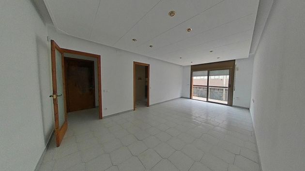 Foto 2 de Pis en venda a Cerdanyola de 4 habitacions i 101 m²