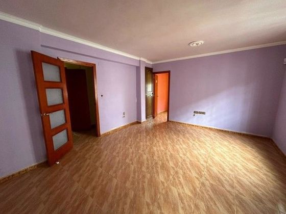 Foto 2 de Pis en venda a Ceuta de 3 habitacions i 53 m²
