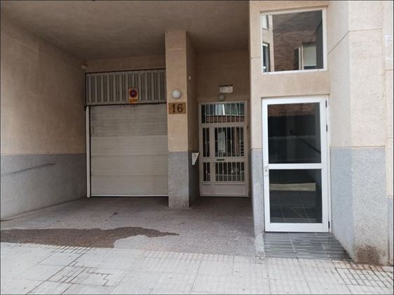 Foto 2 de Venta de piso en Zona Plaza Xúquer de 2 habitaciones con terraza y garaje