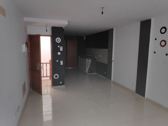 Foto 2 de Piso en venta en Vecindario-Paredilla-Sardina de 3 habitaciones y 121 m²