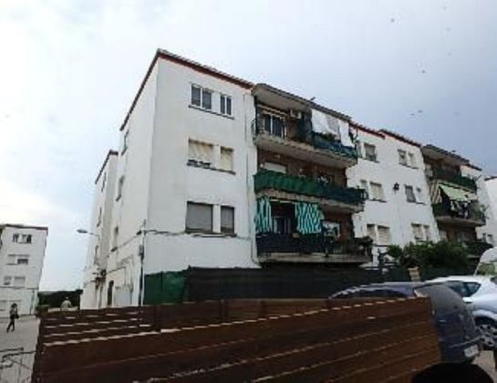 Foto 1 de Venta de piso en Ullà de 2 habitaciones con terraza y aire acondicionado