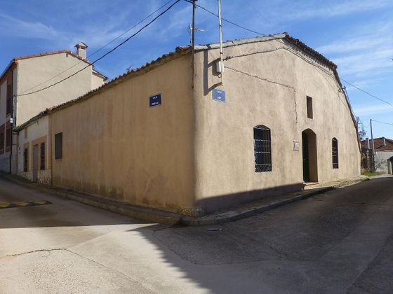 Foto 1 de Casa en venda a Santa María la Real de Nieva de 4 habitacions i 128 m²