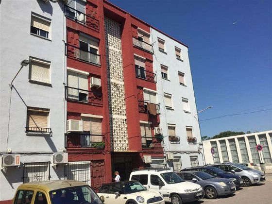 Foto 1 de Venta de piso en Poble Nou - Torreromeu - Can Roqueta de 4 habitaciones y 83 m²
