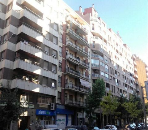 Foto 2 de Piso en venta en Príncep de Viana - Clot -Xalets Humbert Torres de 4 habitaciones con balcón y aire acondicionado