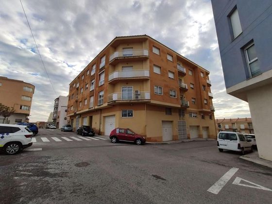 Foto 2 de Piso en venta en Perelló, el (Tar) de 4 habitaciones con terraza y balcón