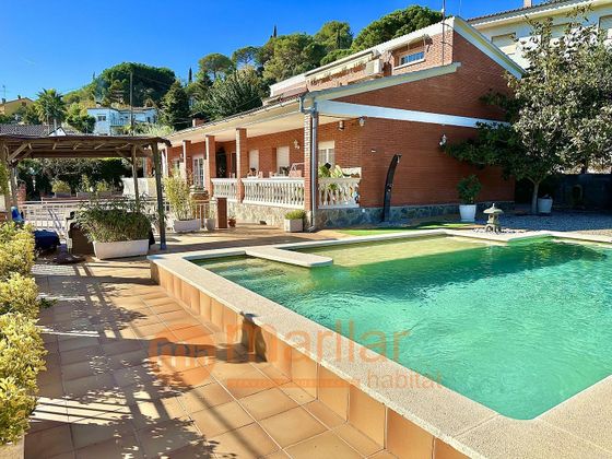 Foto 1 de Venta de chalet en Argentona de 8 habitaciones con terraza y piscina