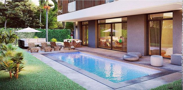 Foto 1 de Chalet en venta en Ardiaca - La Llosa de 5 habitaciones con terraza y piscina