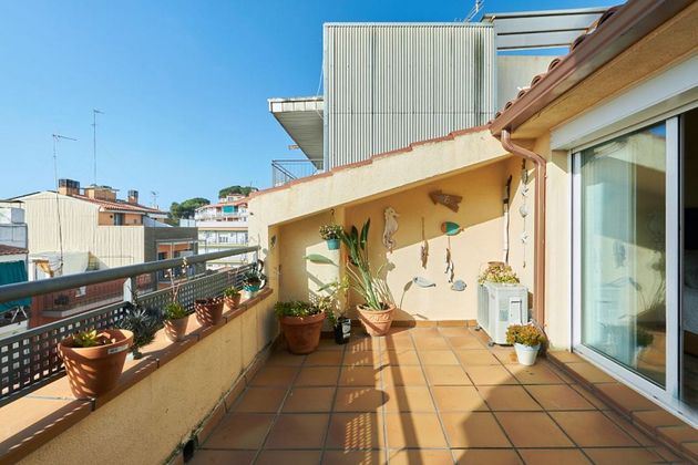 Foto 2 de Àtic en venda a Canet de Mar de 4 habitacions amb terrassa i garatge