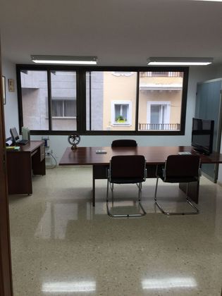 Foto 1 de Oficina en alquiler en calle La Naval de 178 m²