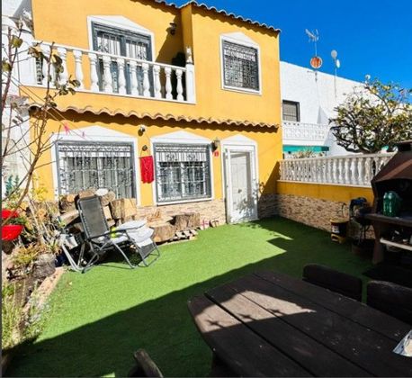 Foto 1 de Casa rural en venda a La Siesta - El Salado - Torreta de 3 habitacions amb terrassa i jardí