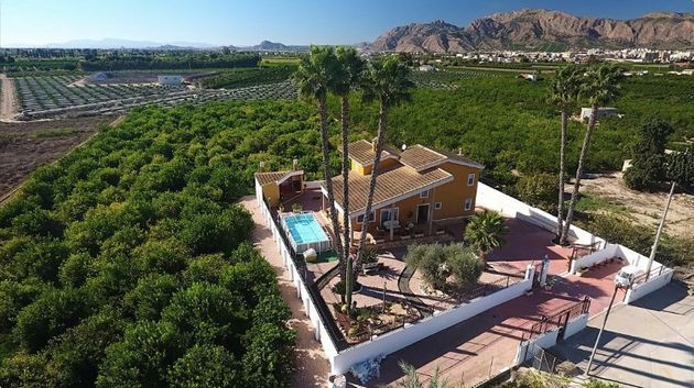 Foto 1 de Xalet en venda a Orihuela ciudad de 5 habitacions amb terrassa i piscina