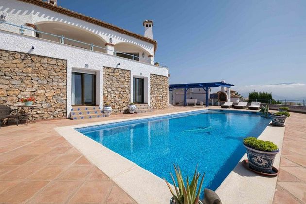 Foto 2 de Venta de chalet en Almuñecar de 5 habitaciones con terraza y piscina