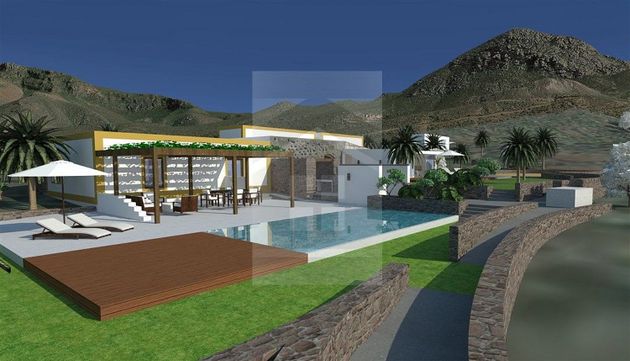 Foto 2 de Chalet en venta en calle Almácigo de 5 habitaciones con terraza y piscina
