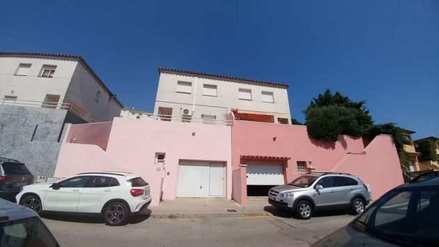 Foto 2 de Venta de casa adosada en Escala, L´ de 4 habitaciones con terraza y garaje