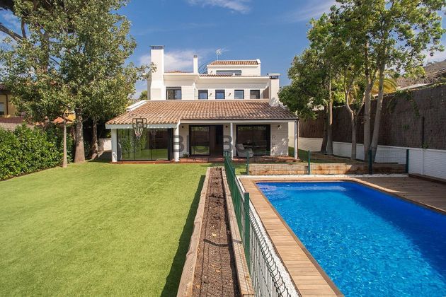 Foto 1 de Alquiler de chalet en Ciutat Diagonal - La Miranda - La Mallola de 7 habitaciones con terraza y piscina