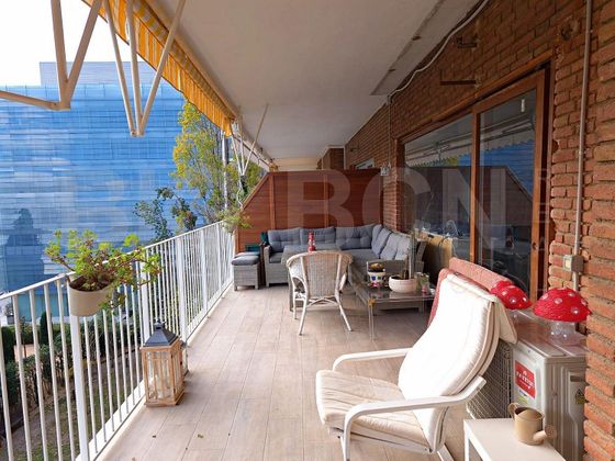 Foto 2 de Pis en venda a Sarrià de 5 habitacions amb terrassa i piscina