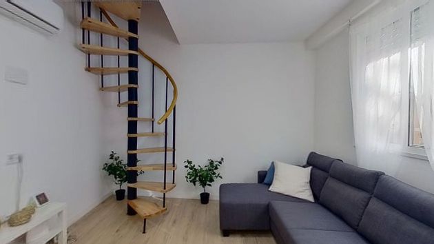 Foto 2 de Dúplex en venta en El Turó de la Peira de 3 habitaciones con aire acondicionado y calefacción