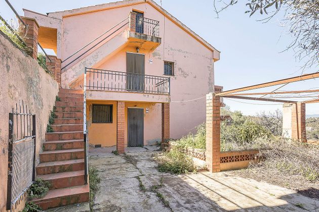 Foto 1 de Casa en venda a La Floresta - Les Planes de 8 habitacions amb jardí i calefacció