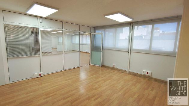 Foto 1 de Alquiler de oficina en Vila de Gràcia con ascensor