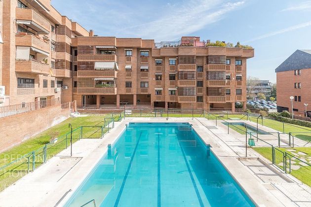 Foto 1 de Pis en venda a Zona Avenida Europa de 3 habitacions amb piscina i garatge