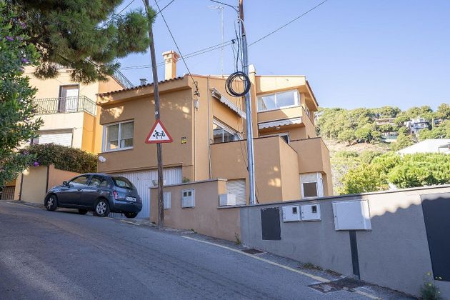 Foto 1 de Chalet en venta en Vallcarca i els Penitents de 9 habitaciones con terraza y piscina