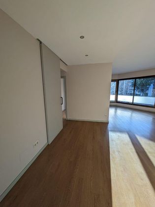 Foto 2 de Alquiler de piso en Les Tres Torres de 3 habitaciones con aire acondicionado y calefacción