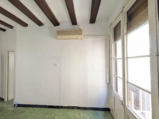 Foto 2 de Venta de piso en El Raval de 4 habitaciones con balcón y aire acondicionado