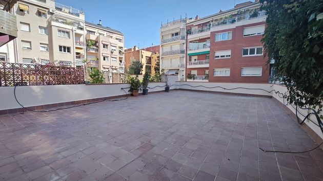 Foto 2 de Venta de piso en El Putxet i el Farró de 3 habitaciones con terraza y balcón