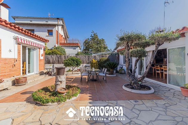 Foto 1 de Casa en venda a Mira-sol de 5 habitacions amb terrassa i garatge