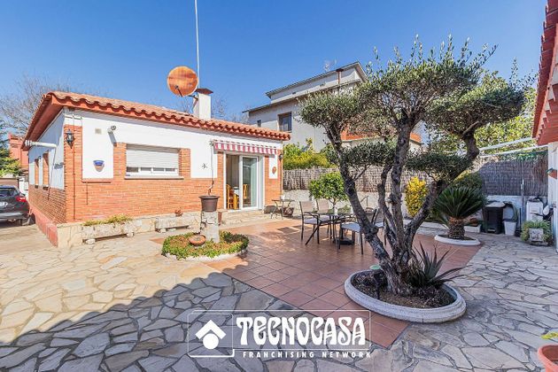 Foto 2 de Casa en venda a Mira-sol de 5 habitacions amb terrassa i garatge