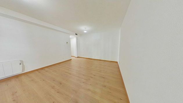 Foto 1 de Piso en alquiler en Centro - Aranjuez de 1 habitación con garaje y balcón