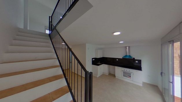 Foto 1 de Dúplex en alquiler en Centre - Passeig i Rodalies de 2 habitaciones con terraza y ascensor