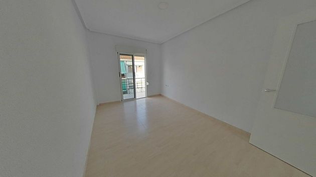Foto 2 de Alquiler de piso en San Fernando - Princesa Mercedes de 3 habitaciones con terraza