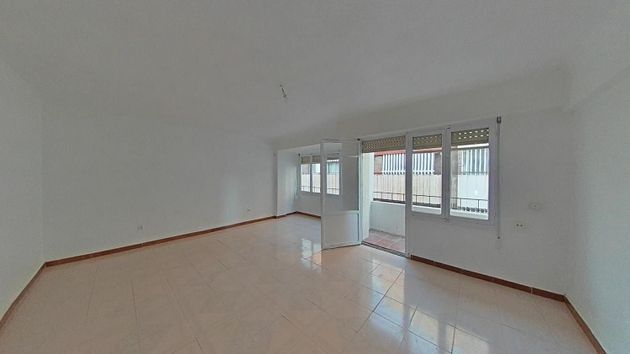 Foto 1 de Alquiler de piso en Carolinas Altas de 3 habitaciones y 78 m²