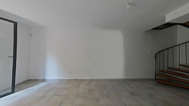 Foto 2 de Dúplex en alquiler en Casco Antiguo - Santa Cruz de 1 habitación con terraza y ascensor