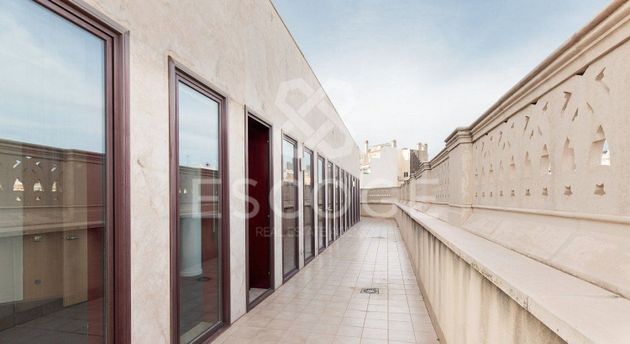 Foto 1 de Oficina en alquiler en La Dreta de l'Eixample con terraza y aire acondicionado